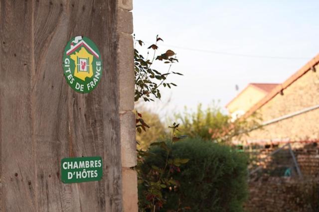 Domaine De La Saule Bed & Breakfast Jalogny Екстериор снимка